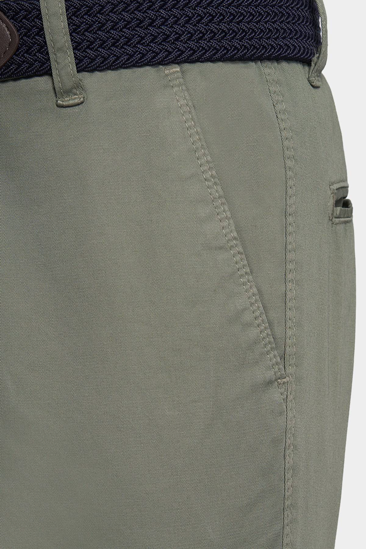 The Timeless Chino (Olive) Bright Moons