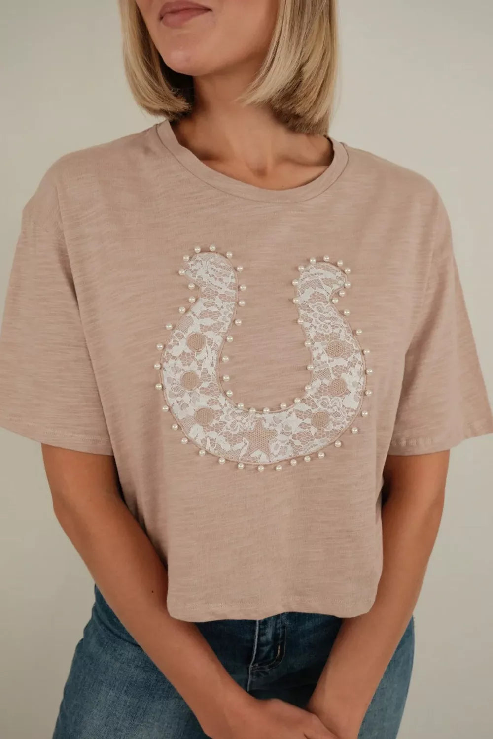 Horseshoe Lace Pearl Detail T-Shirt New Era Fashion LLc
