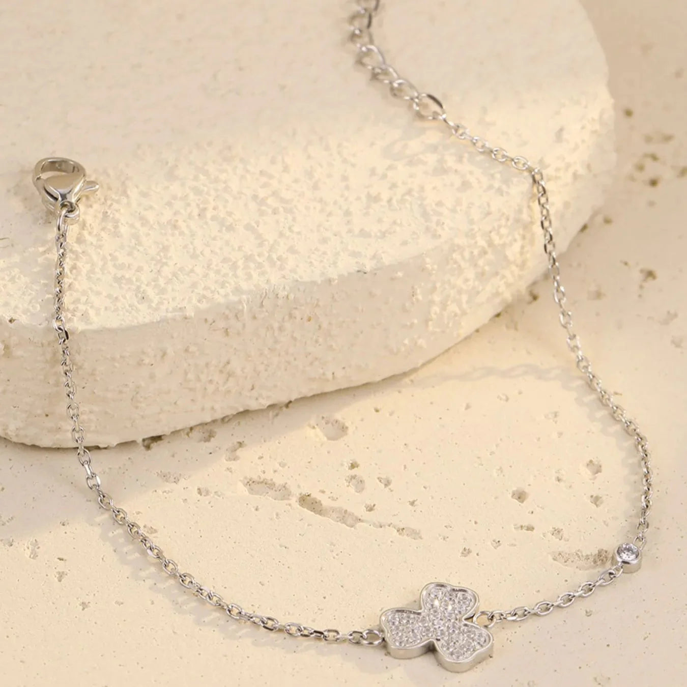 Lumen Clover Bracelet Ivory Embers