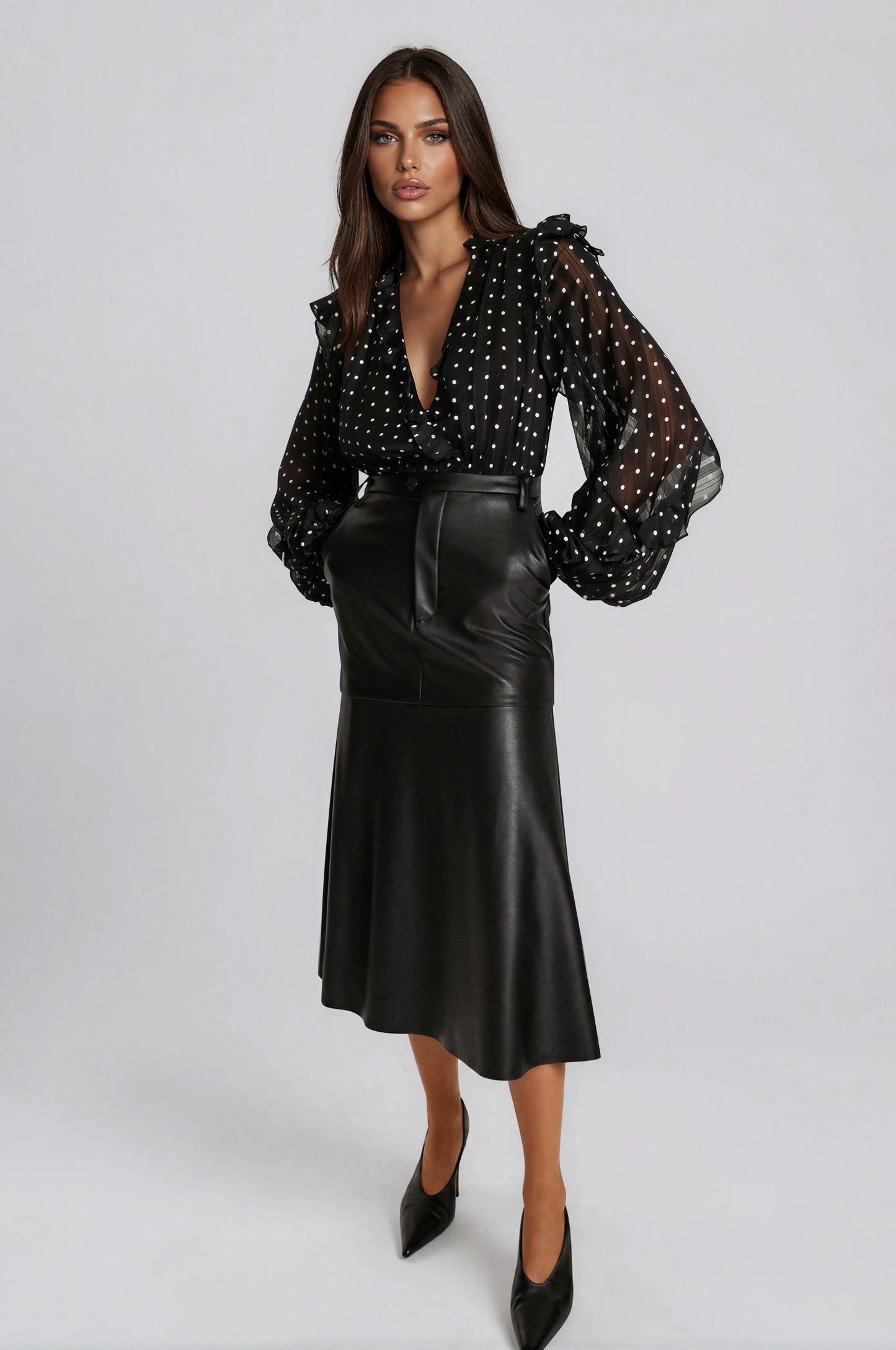 Kindra Vegan Leather Skirt – Black XO, Tina
