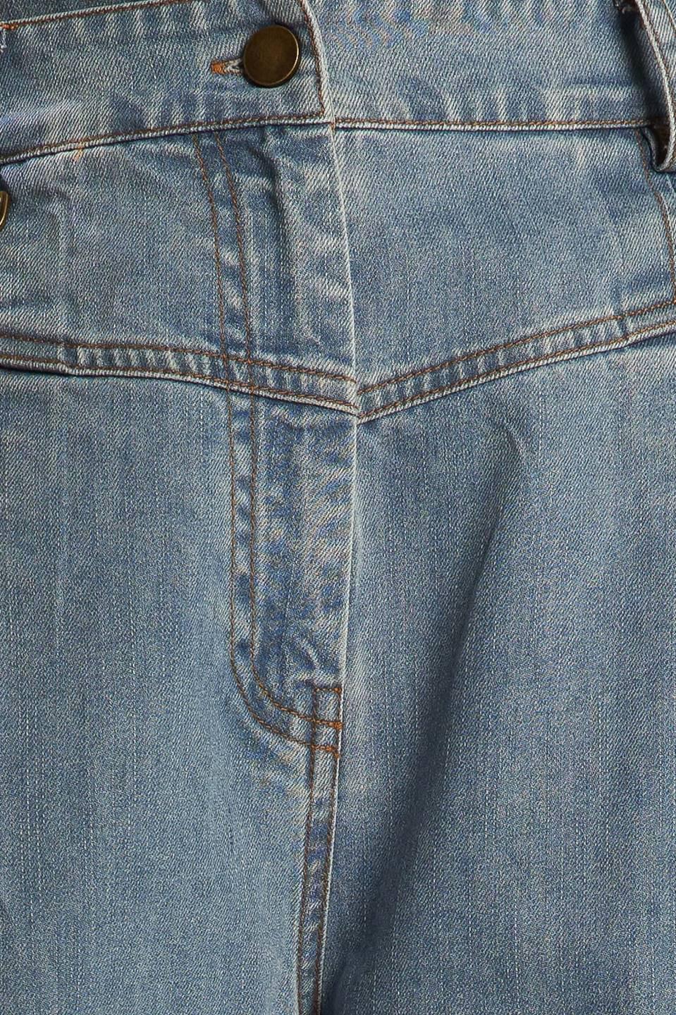 WONDERING WHY LIGHT DENIM PANTS Flying Tomato