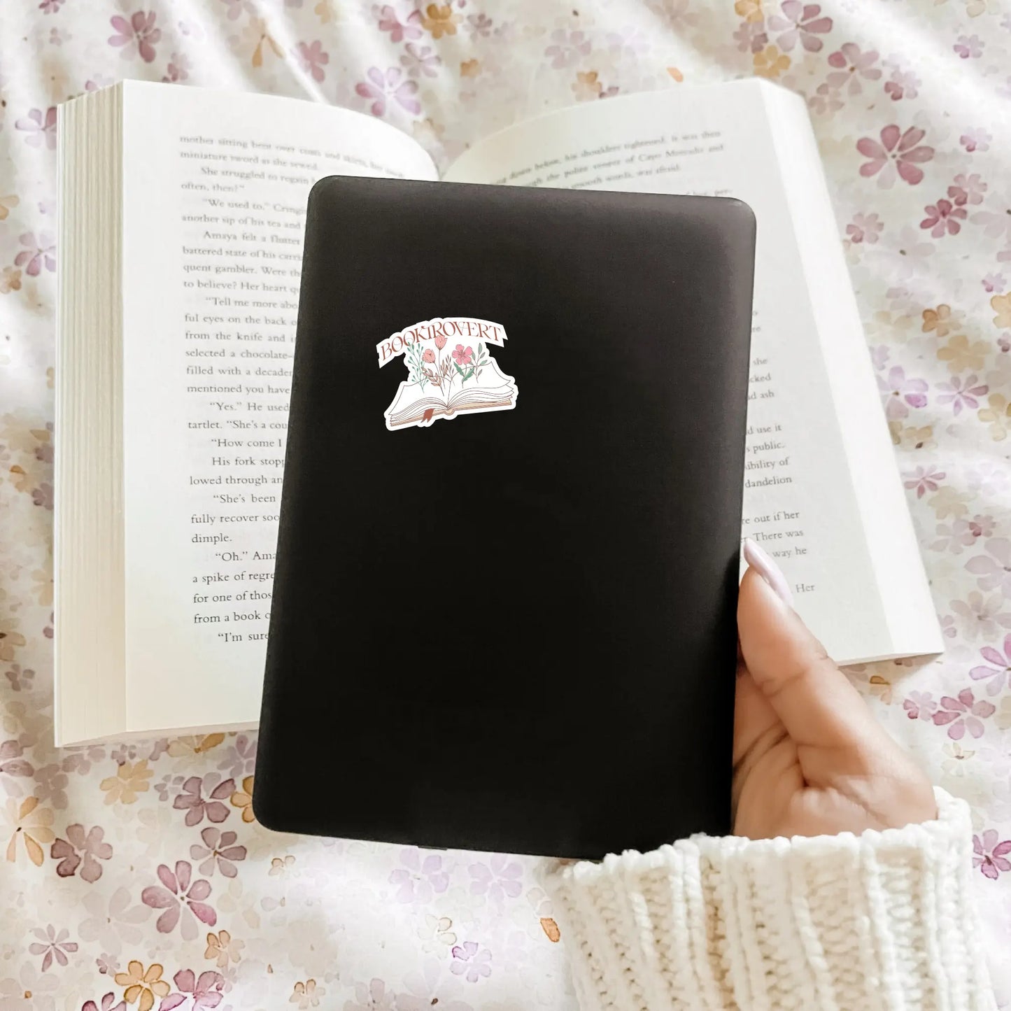 Booktrovert Decal Ivy + Cloth