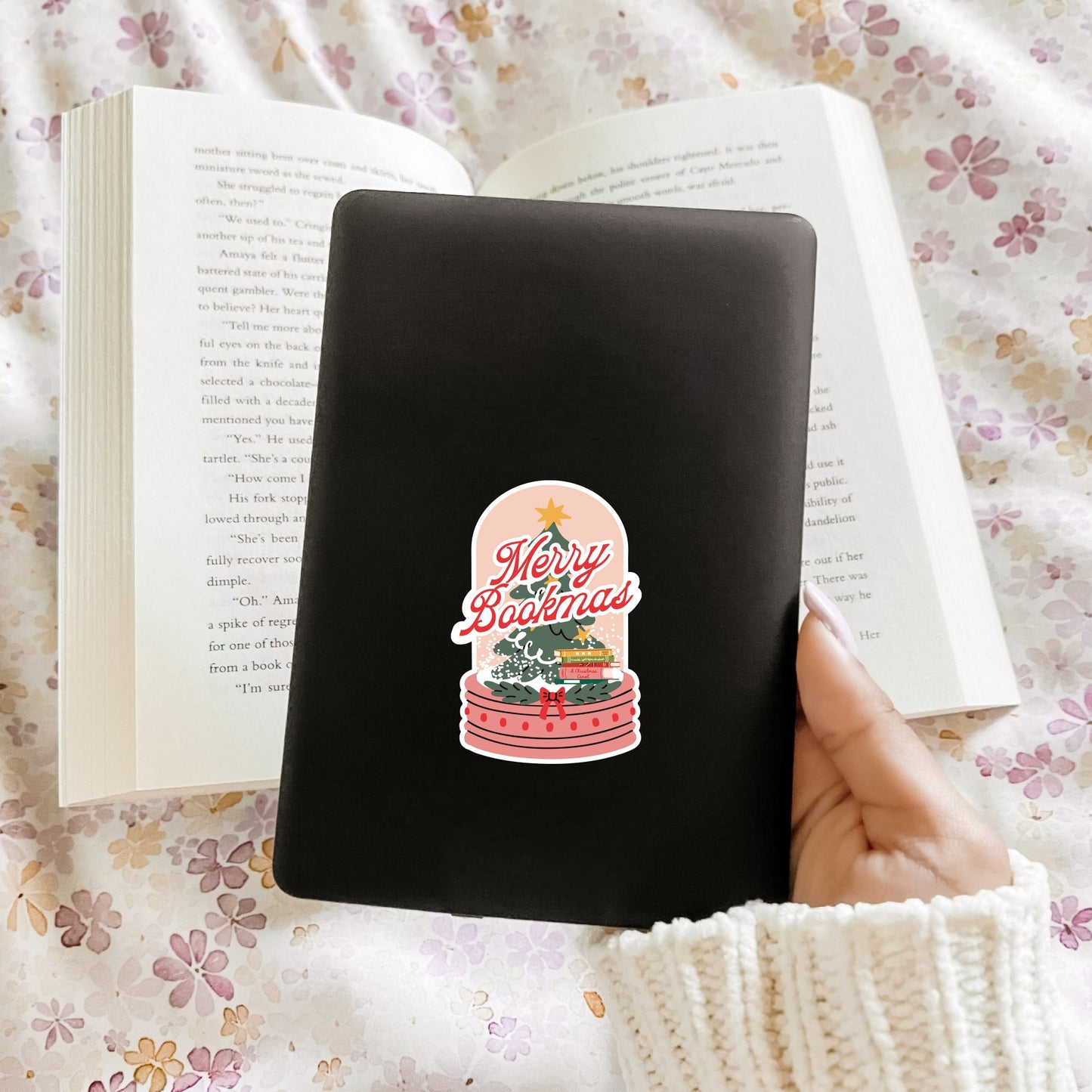 Merry Bookmas Snowglobe (Decal) Ivy + Cloth