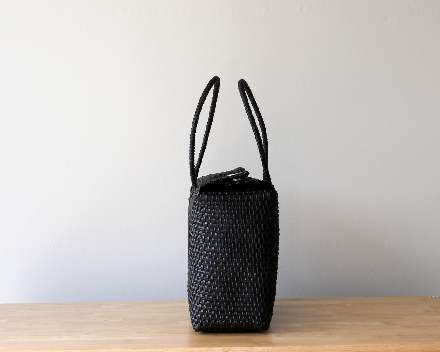 Audrey Handwoven Handbag - Classic Black MexiMexi