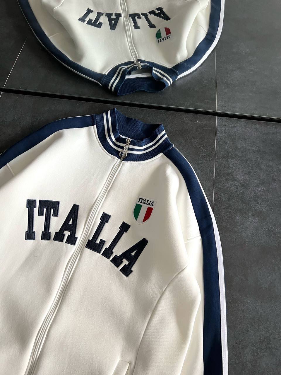 Italia Logo Oversized 3-Thread Fleece-Lined Compact Cardigan Withinblack