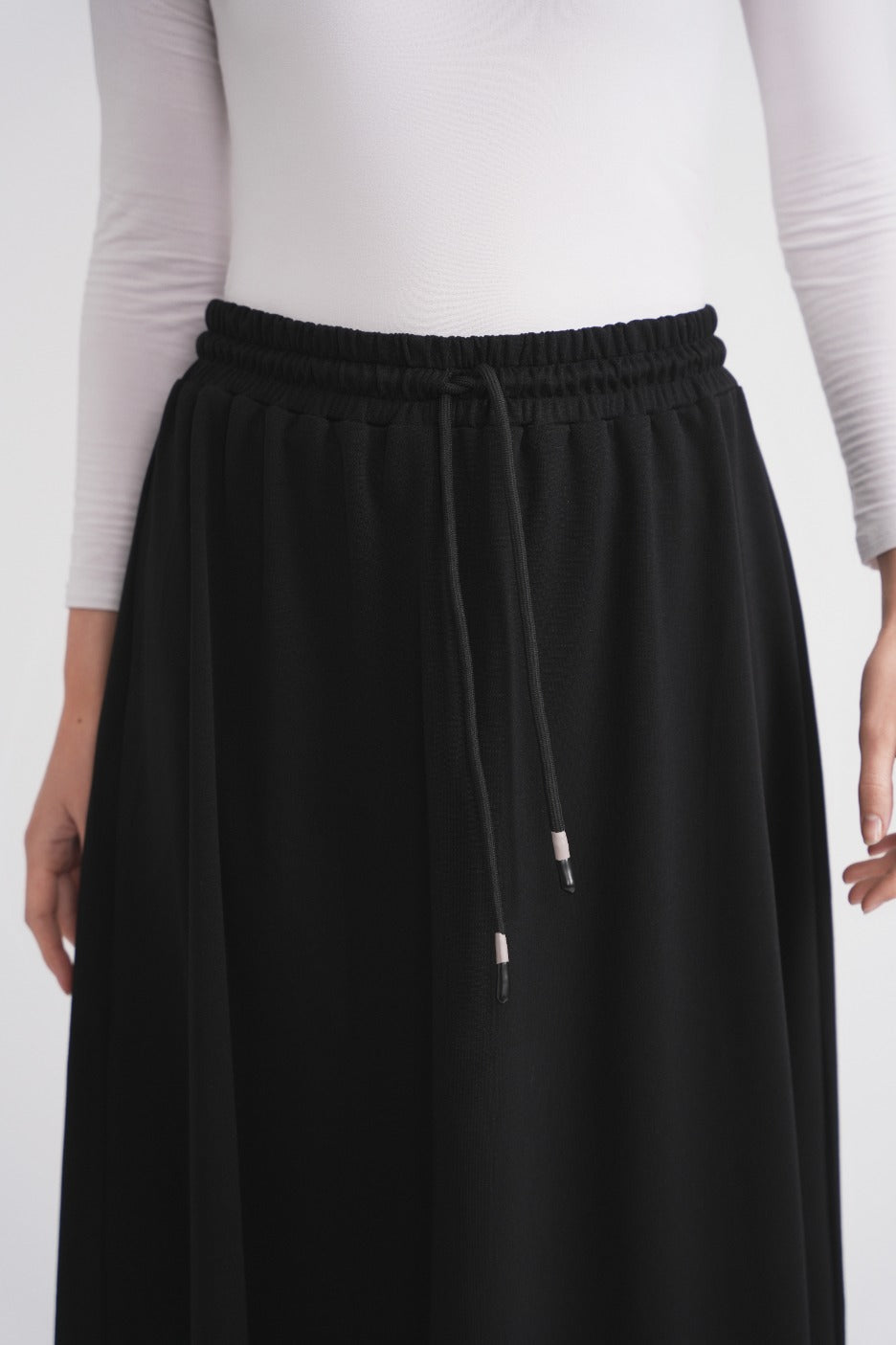 Basic Skirt - Black MOOD + ELLWI