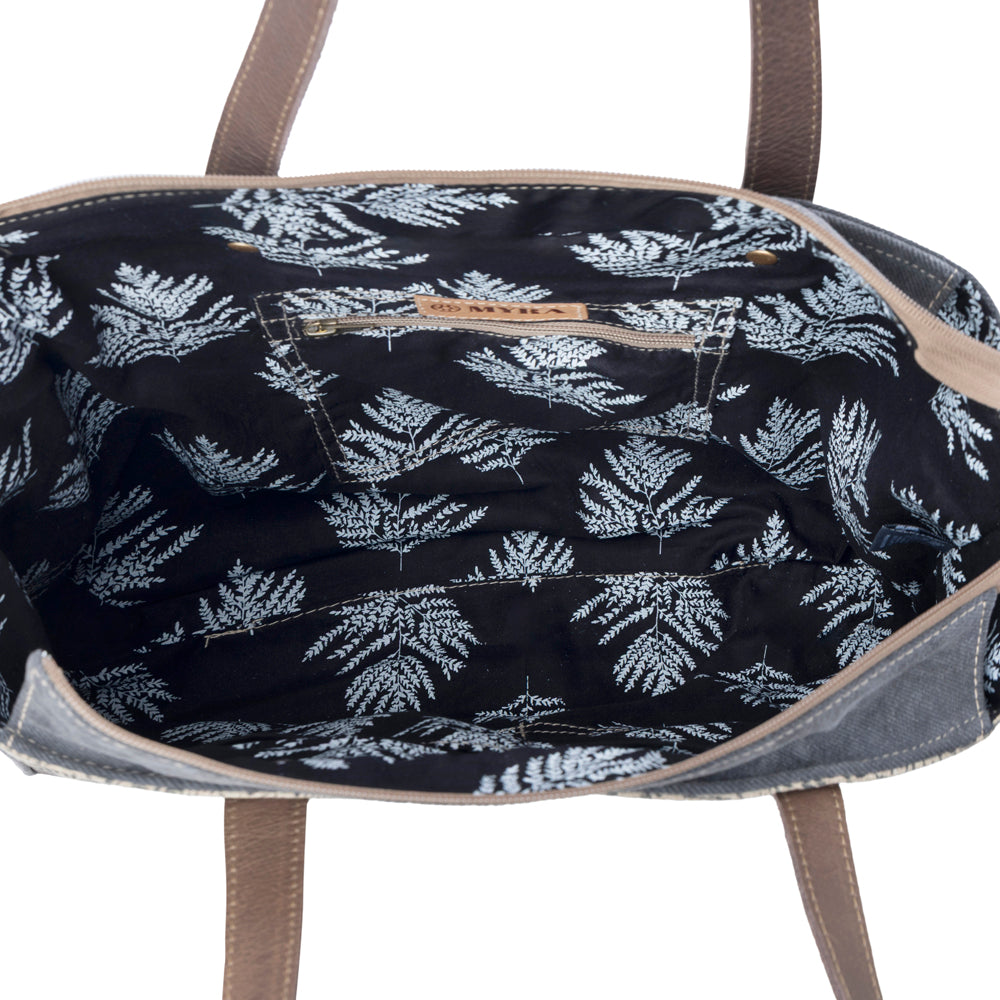 Myra Willow Mesa Messenger in Radial Sand Myra USA