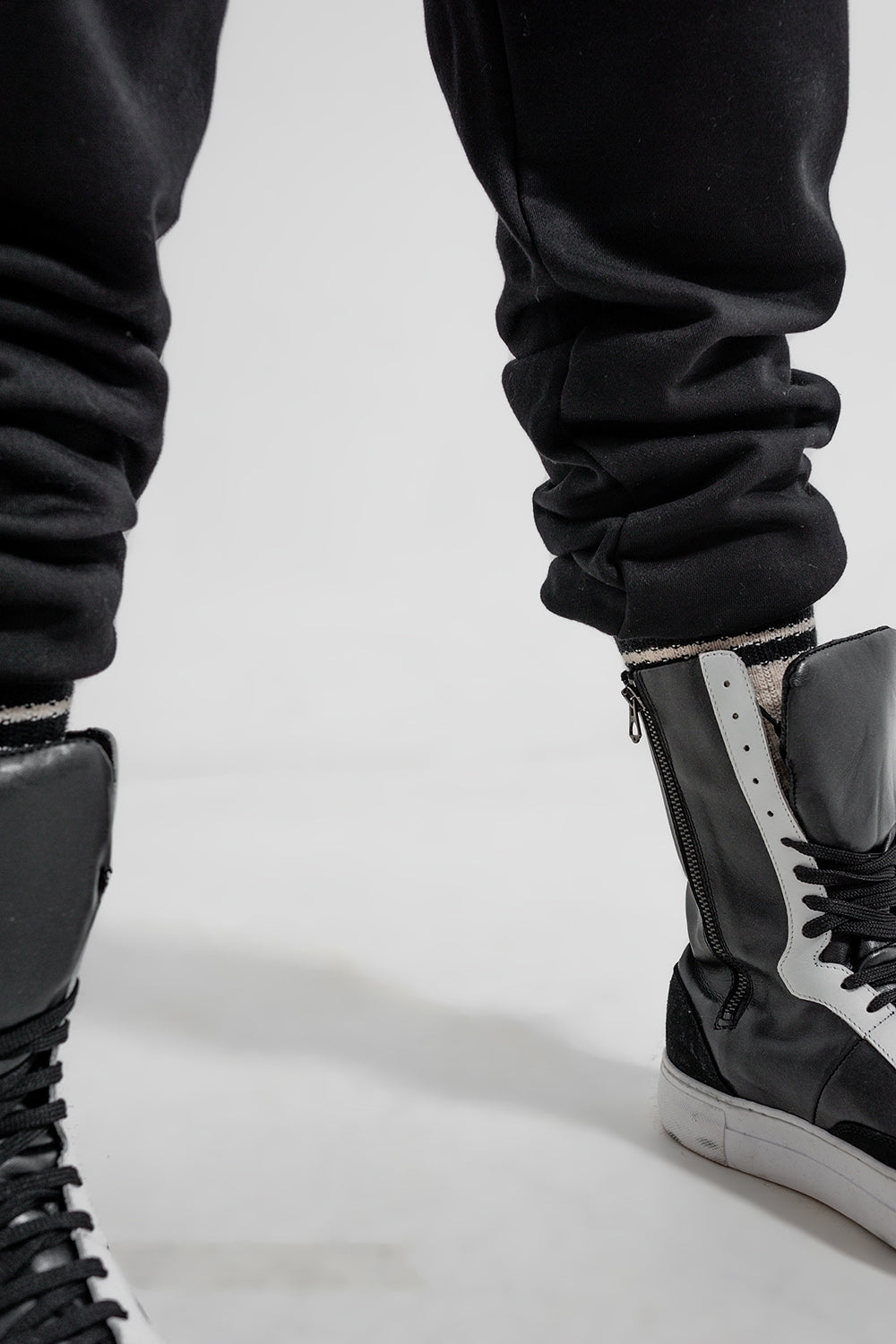 Adjustable waistband joggers in black Q2store