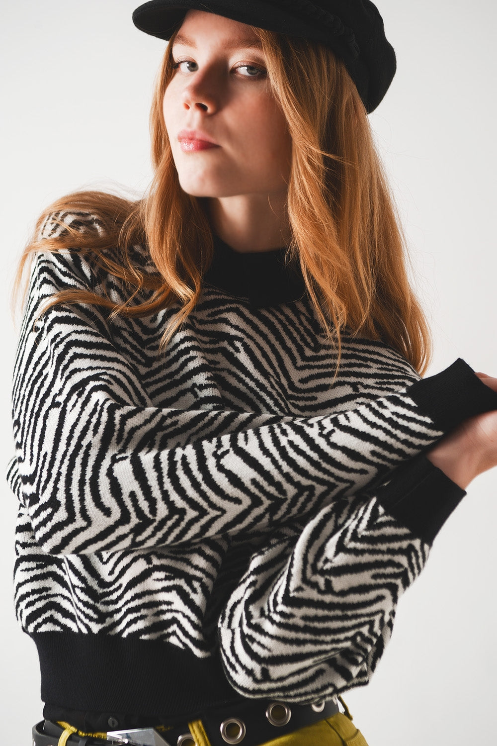 Black sweater with zebra pattern Q2store