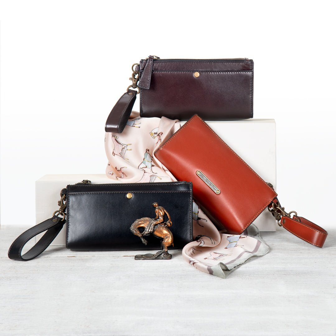 Caravel Wristlet Clutch - Luxury Leather Handbag in Deep Brown Urban-Equestrian