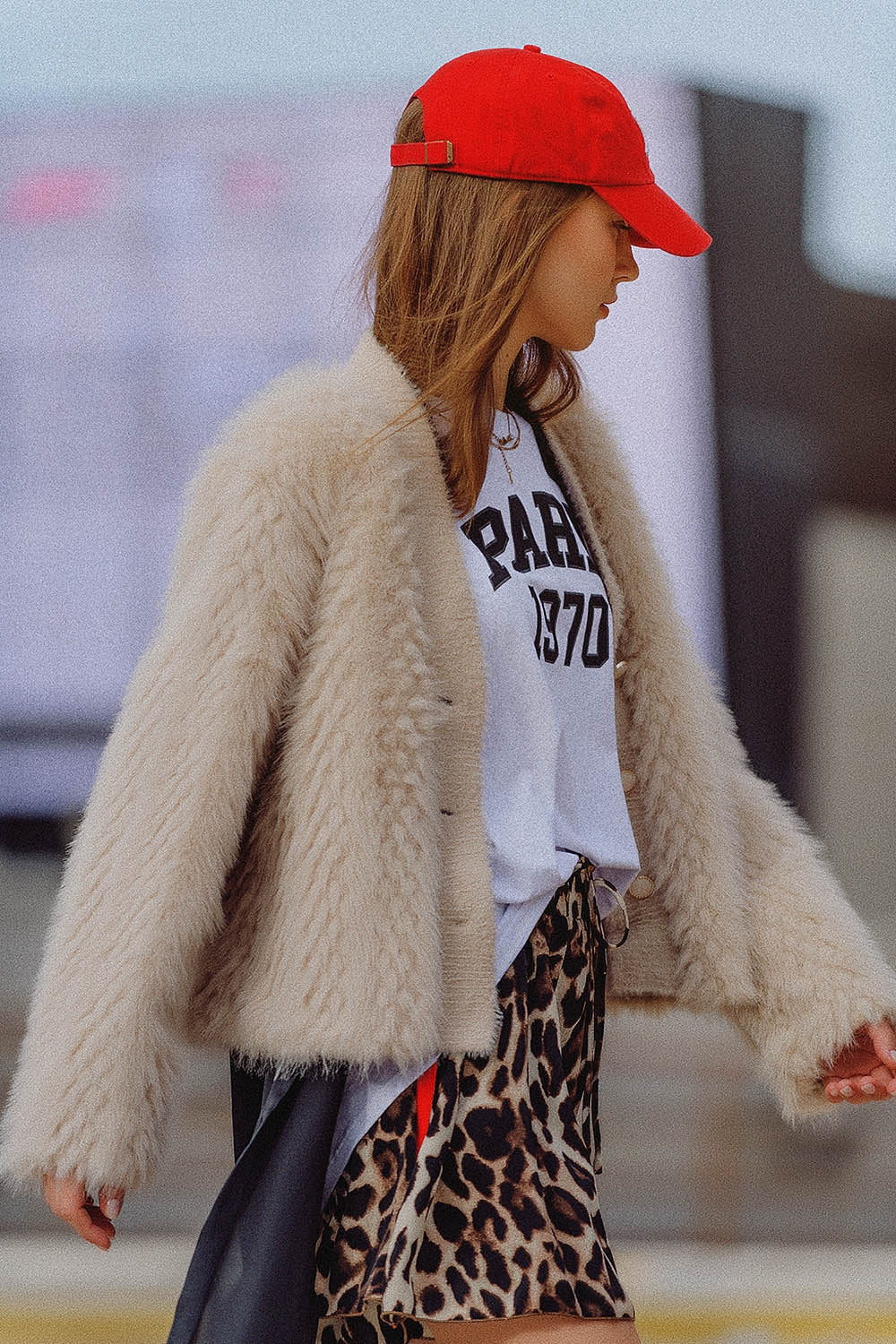 Cropped Jacket in beige in fine fur Q2store