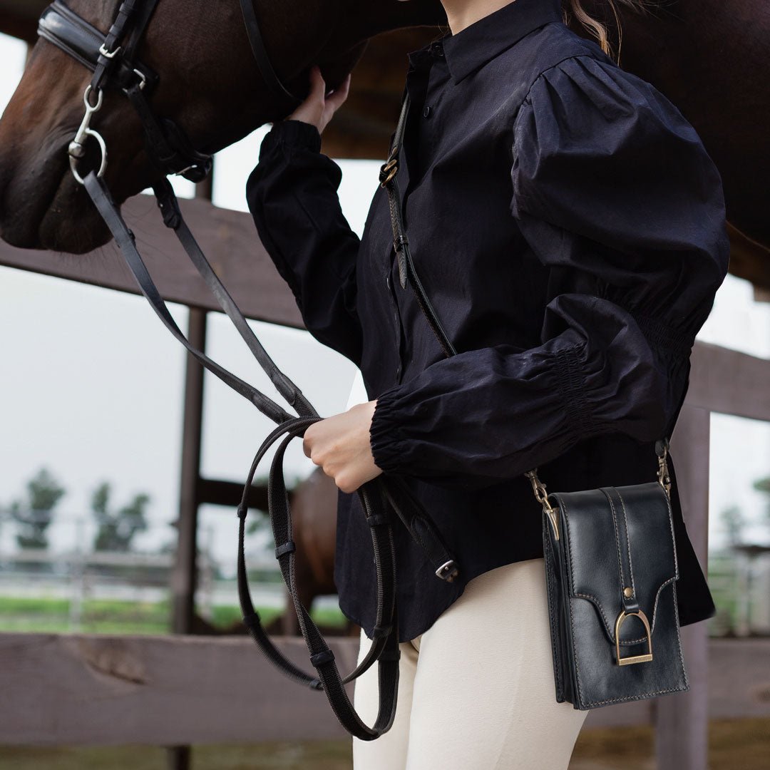 Devon Deluxe Phone Bag - Luxury Leather Handbag in Black Urban-Equestrian