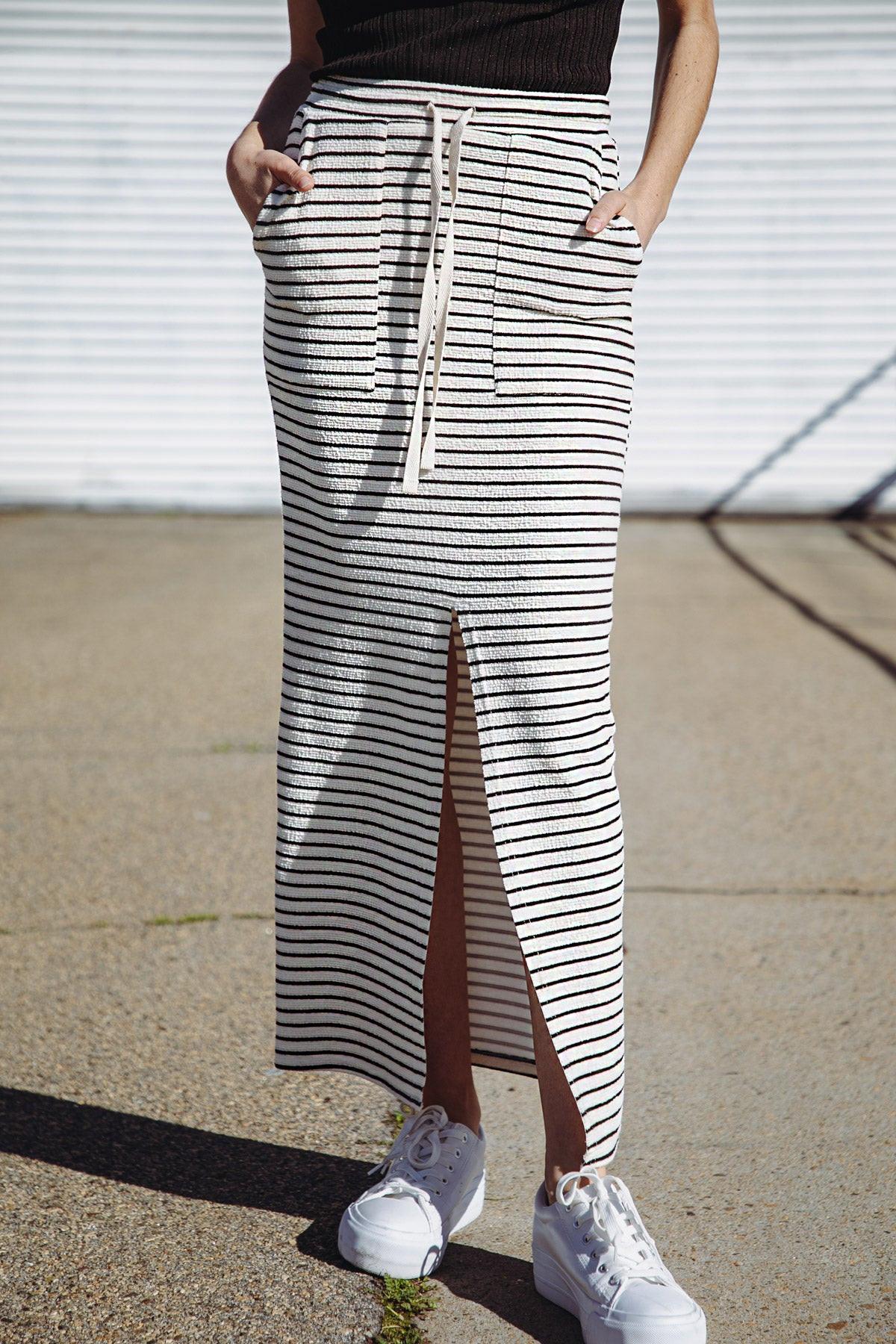 PRETTY ON POINT KNIT SKIRT Flying Tomato
