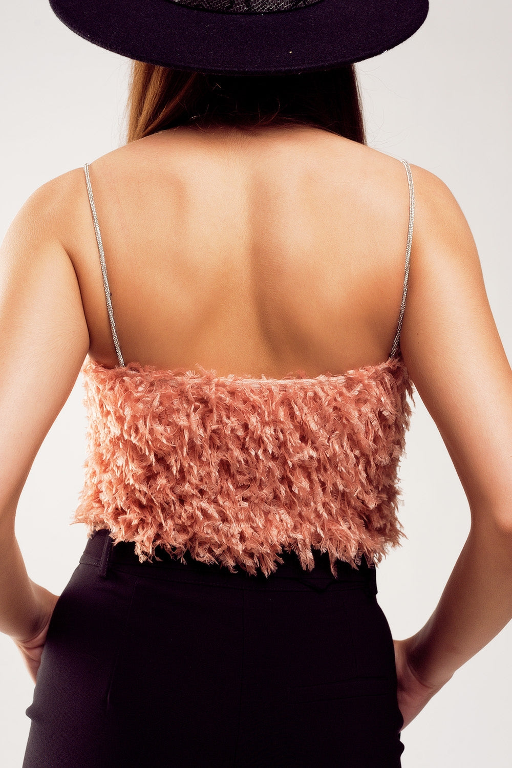 Faux feather crop cami in pink Q2store