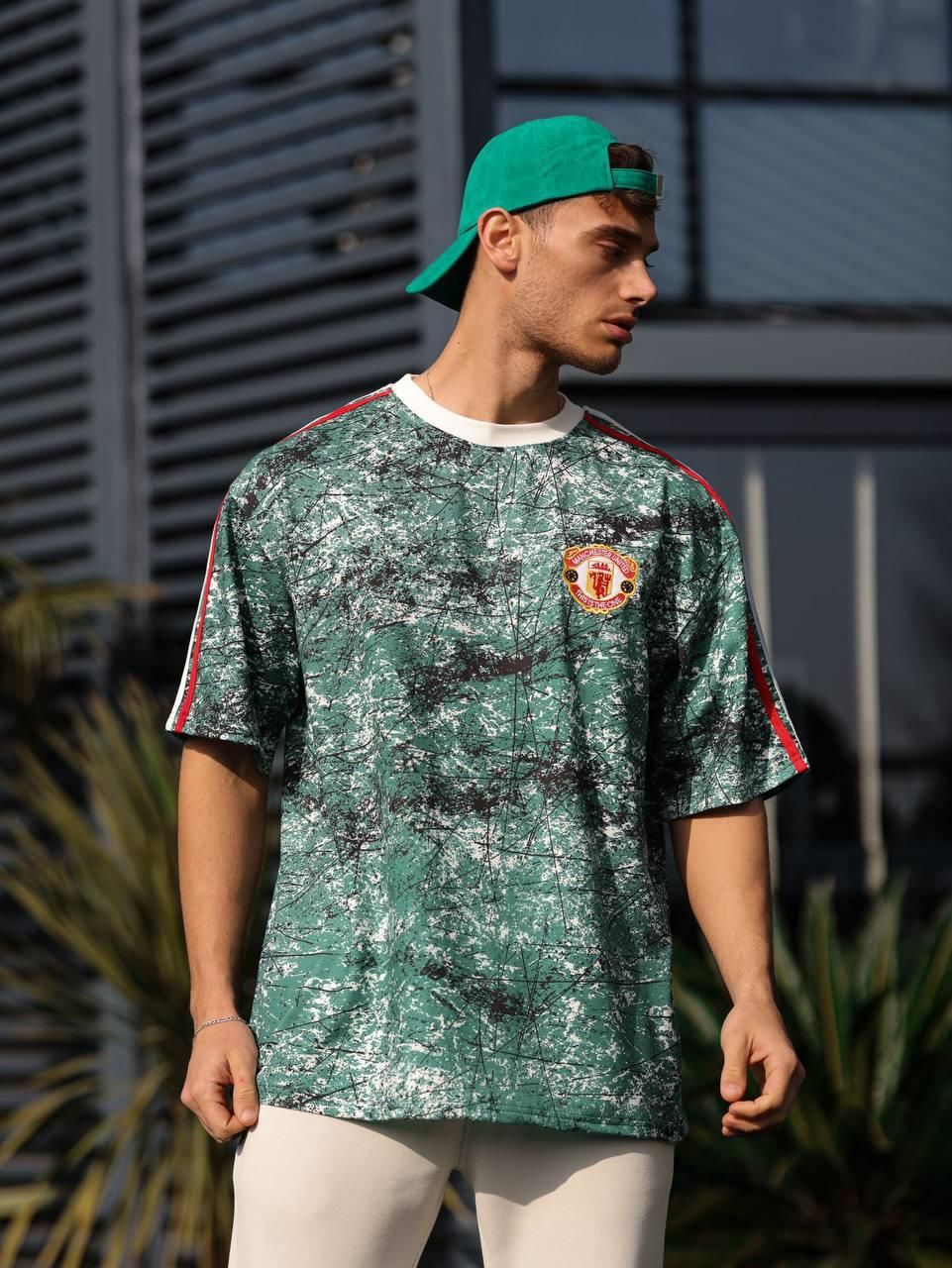 Manchester United Oversized T-shirt with Shoulder Stripe Detail Withinblack