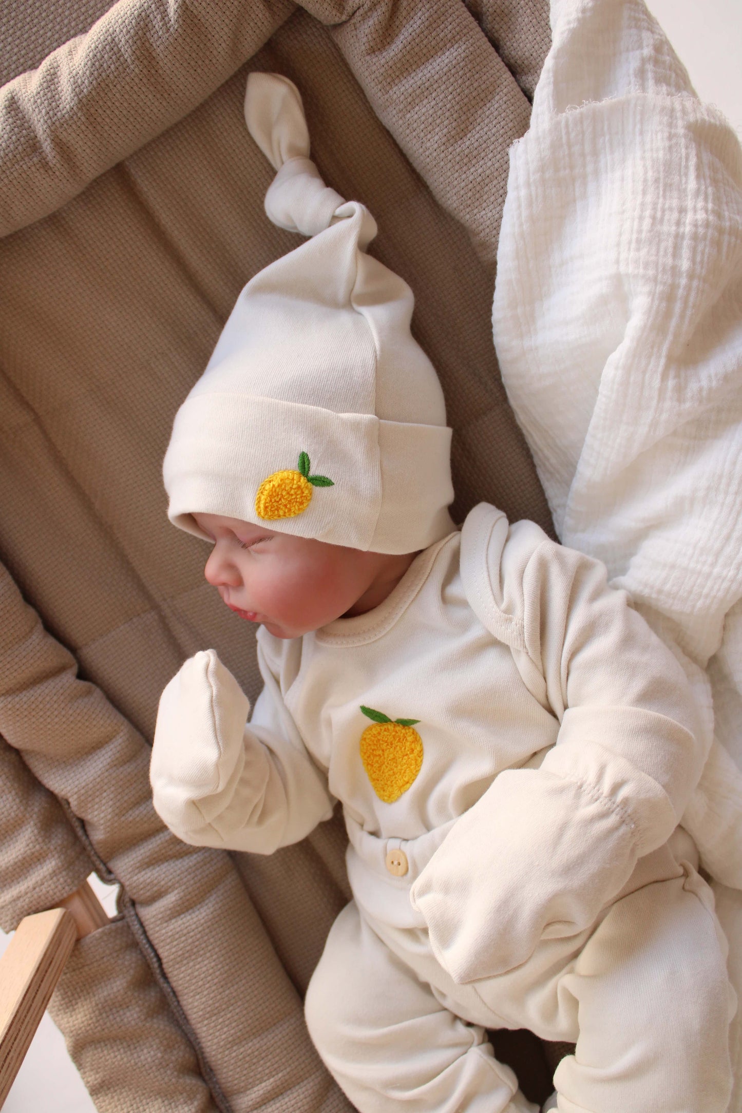 Lemon Patterned 5 Piece Newborn Set Honey and Hive