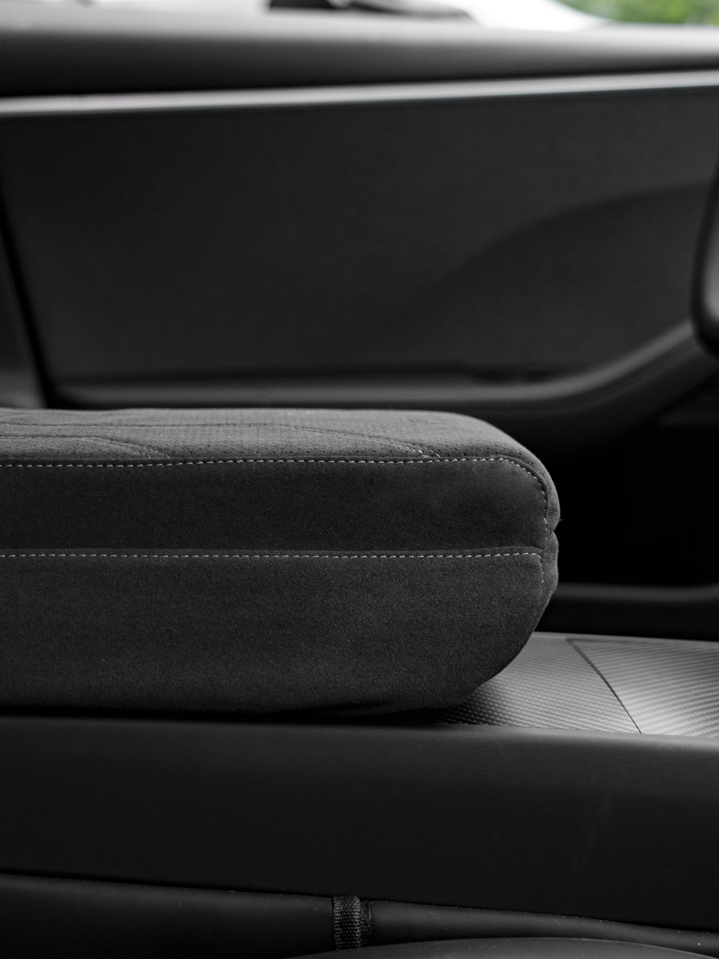 Suede Armrest Cover with Raised Pad & Tissue Box for Model Y Juniper & Model 3 Highland Tesery Official Store