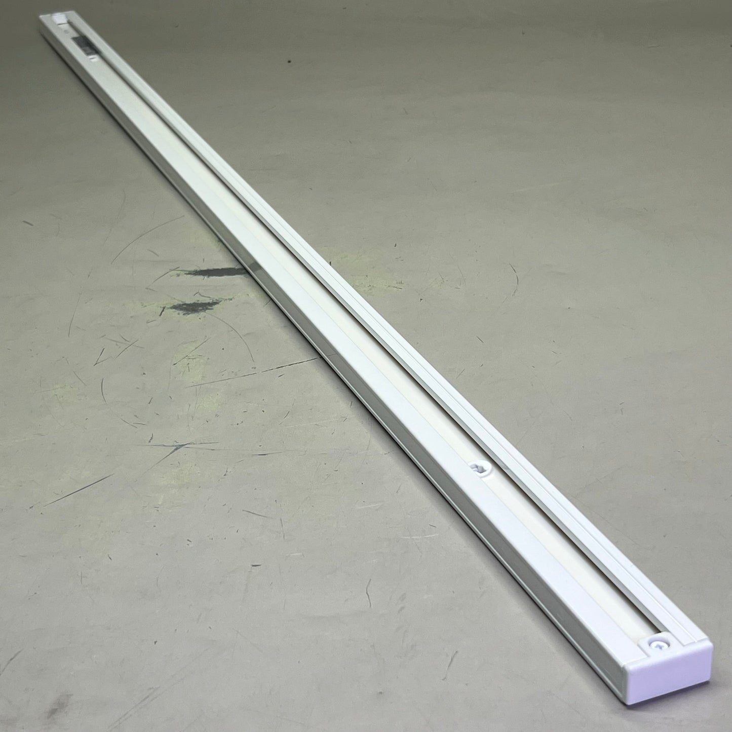 LEVITON Single Circuit Track Lighting Sz  4’, White Finish LT4P PayWut