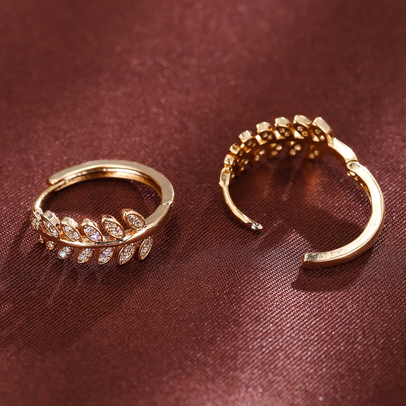 [1Pair Leaf Earrings] Zirconia Inlaid Leaf-Shaped Hoop Huggie Earrings for Women 1Pair Holiday Jewelry NovaCart