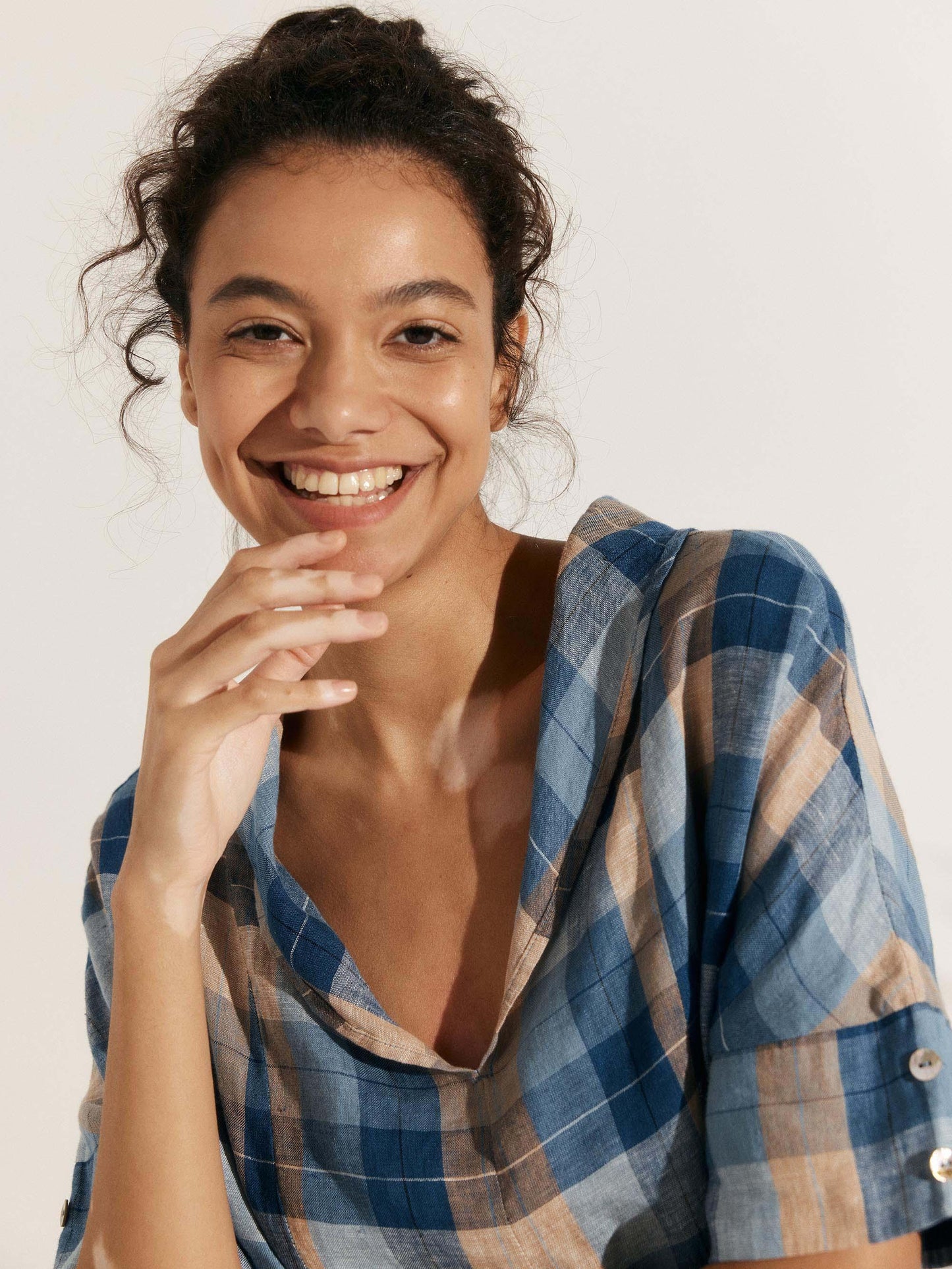 100% Linen V-Neck Short Sleeve Shirt SIERRA LINTICO