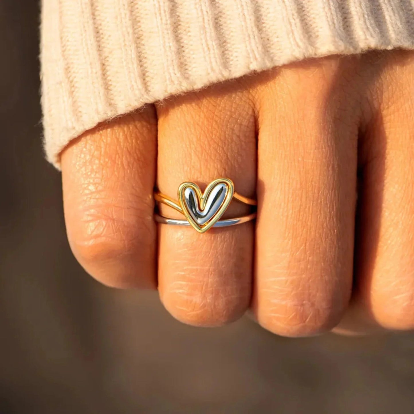 Vera Heart Ring Ivory Embers