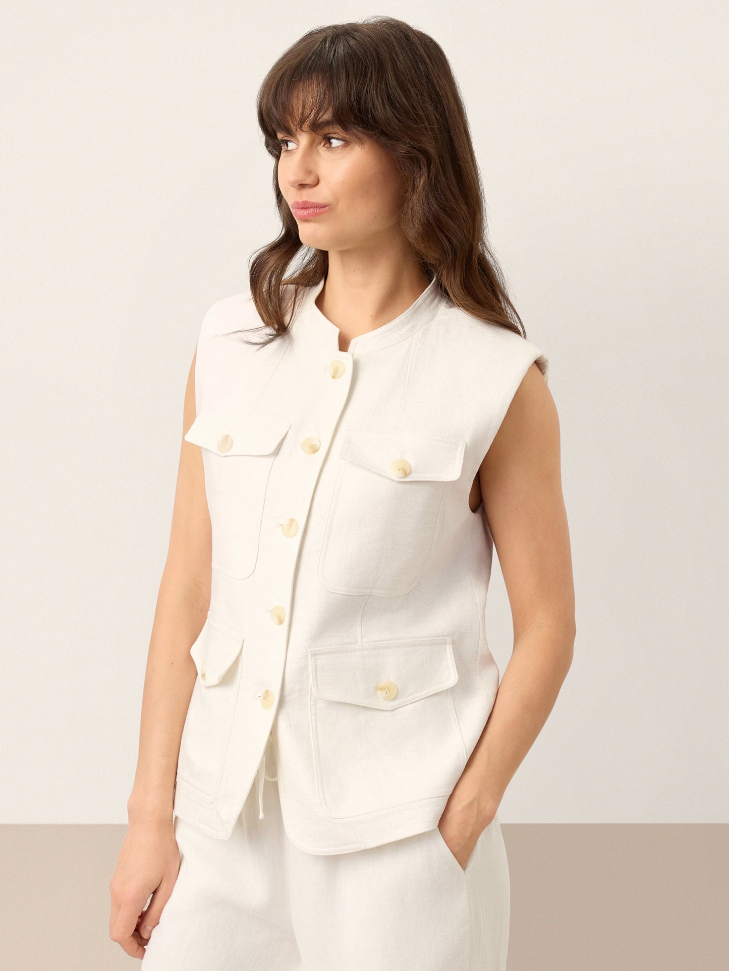 100% Linen Four-Pocket Tailored Sleeveless Vest COSIMA