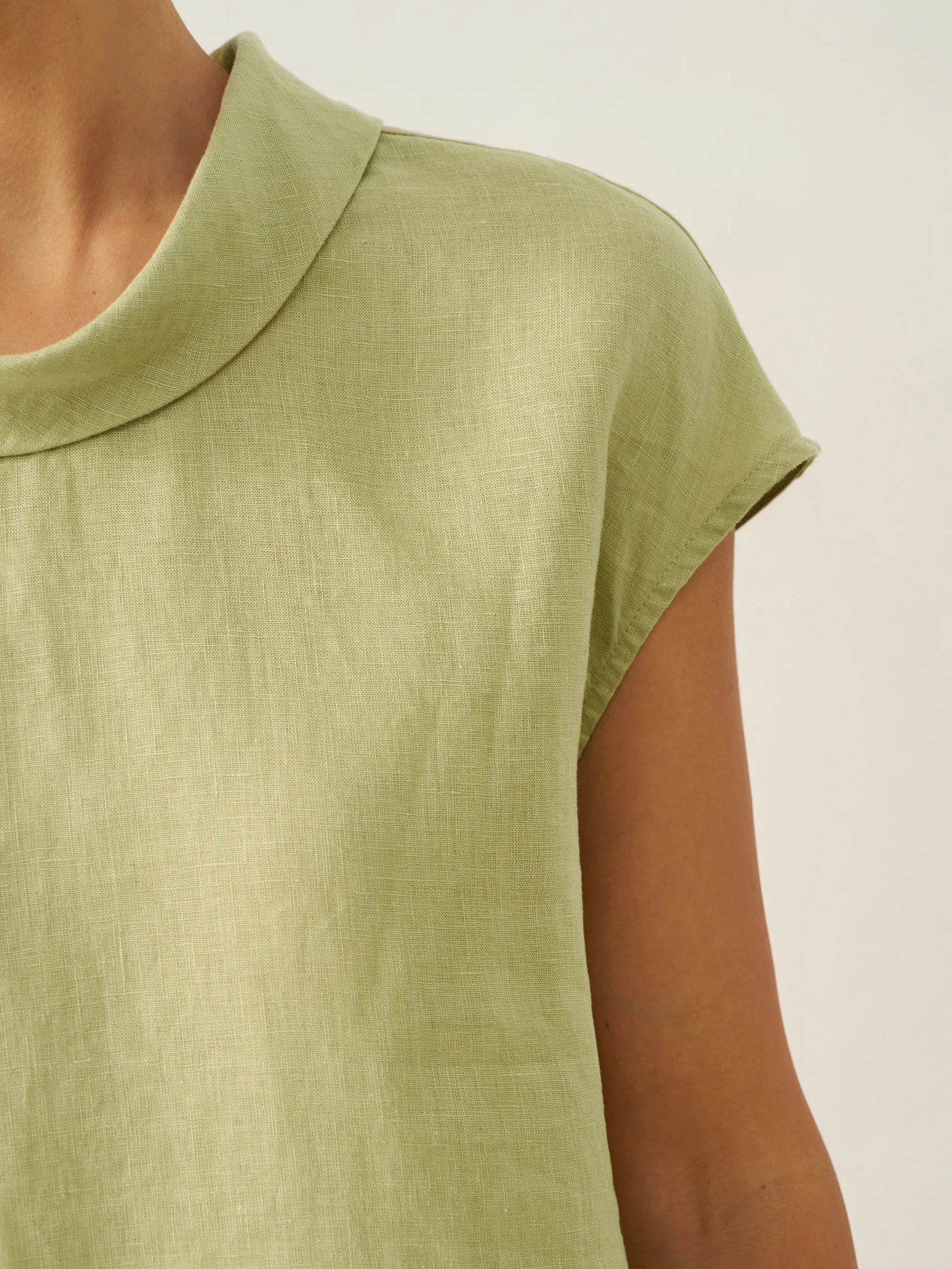 100% Linen Cap Sleeve Soft-Fold Collar Top YVONNE LINTICO