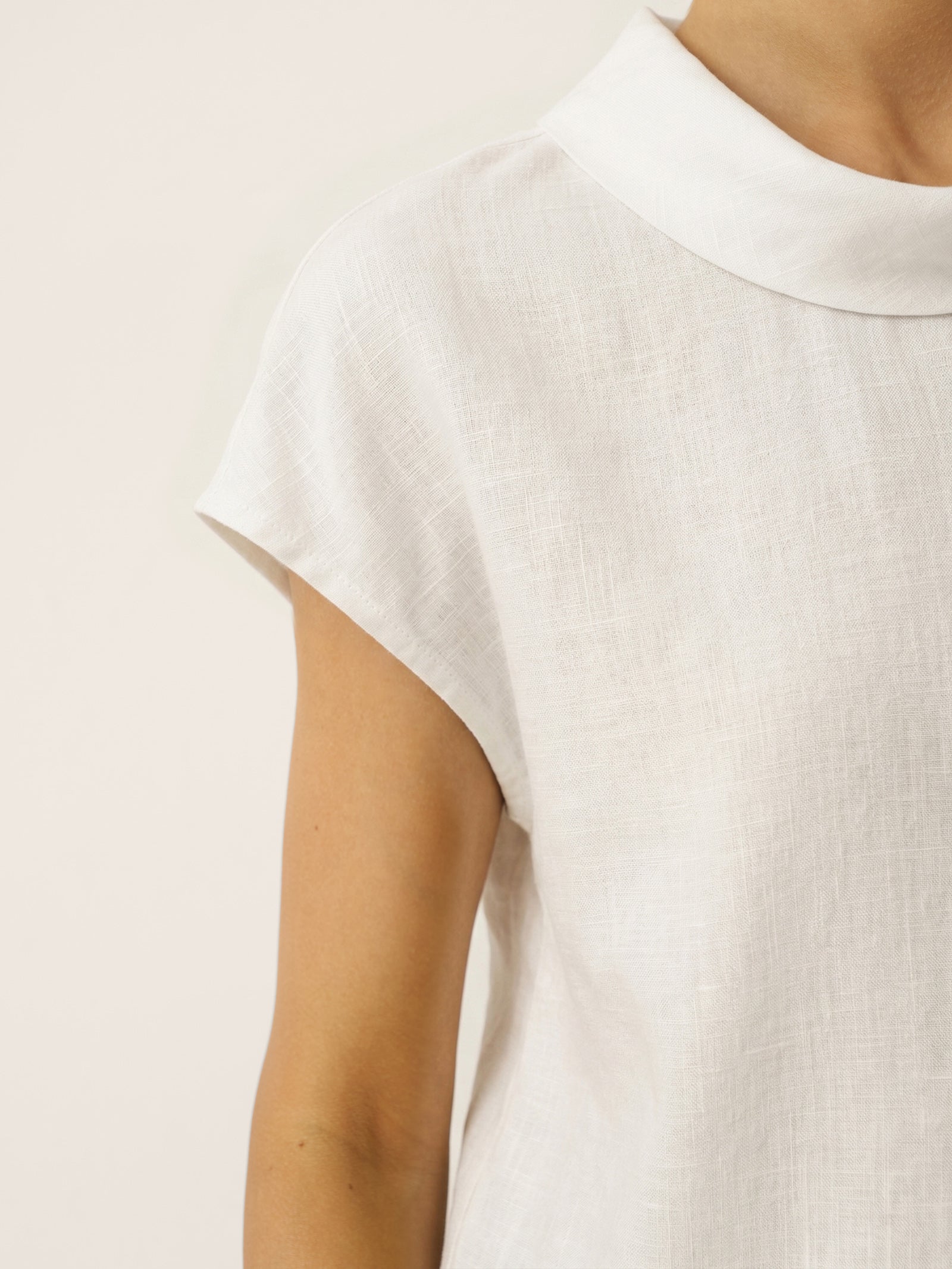 100% Linen Cap Sleeve Soft-Fold Collar Top YVONNE LINTICO