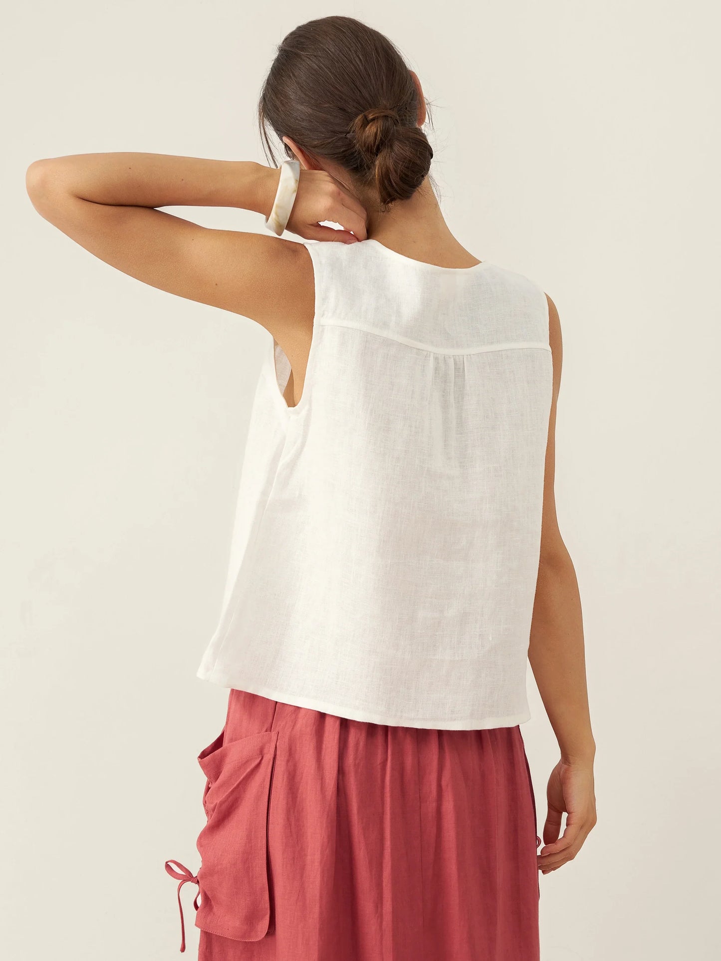 100% Linen V-Neck Sleeveless Tank Top NICOLE LINTICO