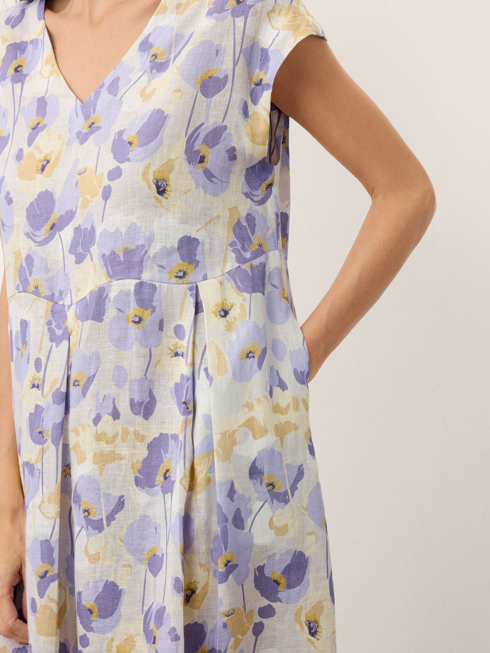 100% Linen Carnation Print Scalloped Waist Maxi Dress HARRIET LINTICO