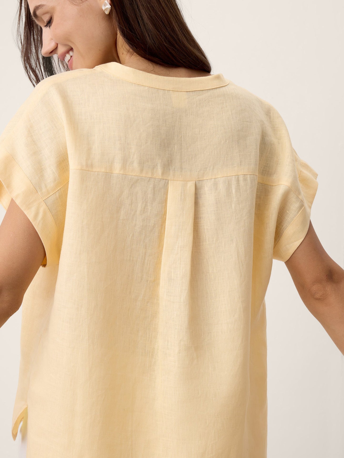 100% Linen Stand-Collar Curved-Hem Top CRESSA LINTICO