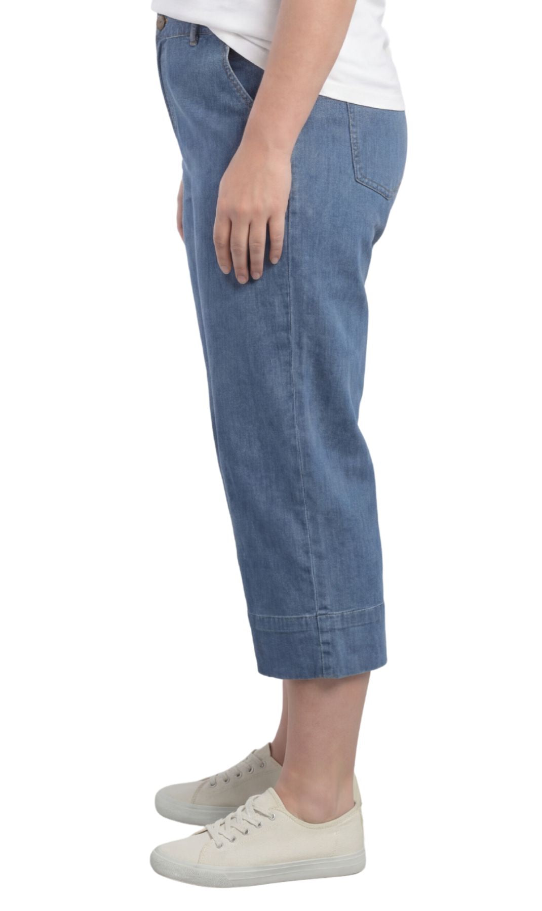 Women’s Lightweight Straight Leg Casual Denim Capri Pants in Cotton Blend Fabric TURTLE BAY APPAREL