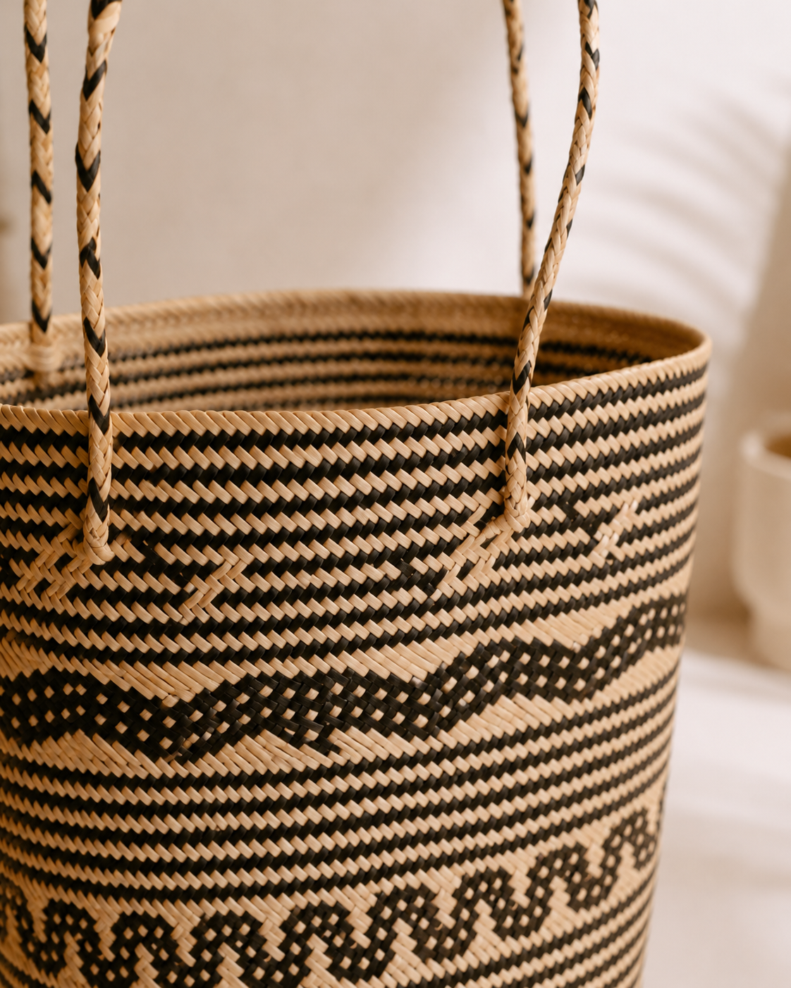 Praya Day Bag Village Thrive