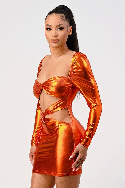 CUT OUT DETAIL FRONT MINI DRESS See size chart under “more details” The Fashion Celestial