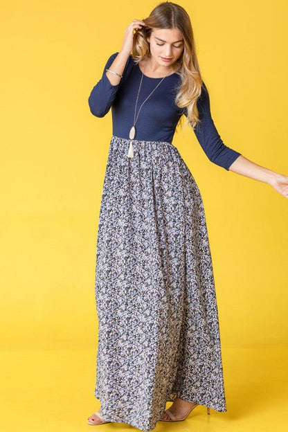 Ditsy Floral Maxi Dress See size chart under “more details” The Fashion Celestial