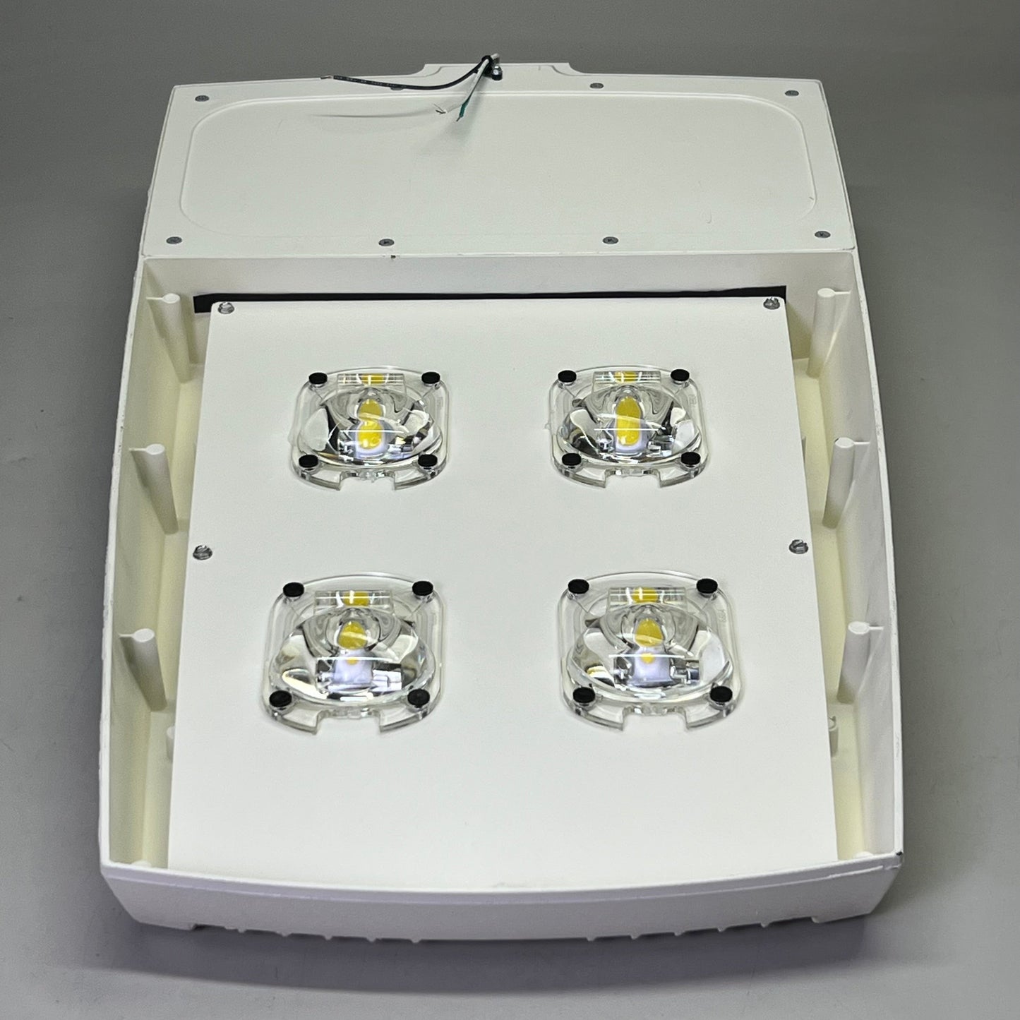 COOPER LIGHTING SOLUTIONS Area Light 120-277V 50/60Hz Sz 32.5" L X 17" W White PayWut