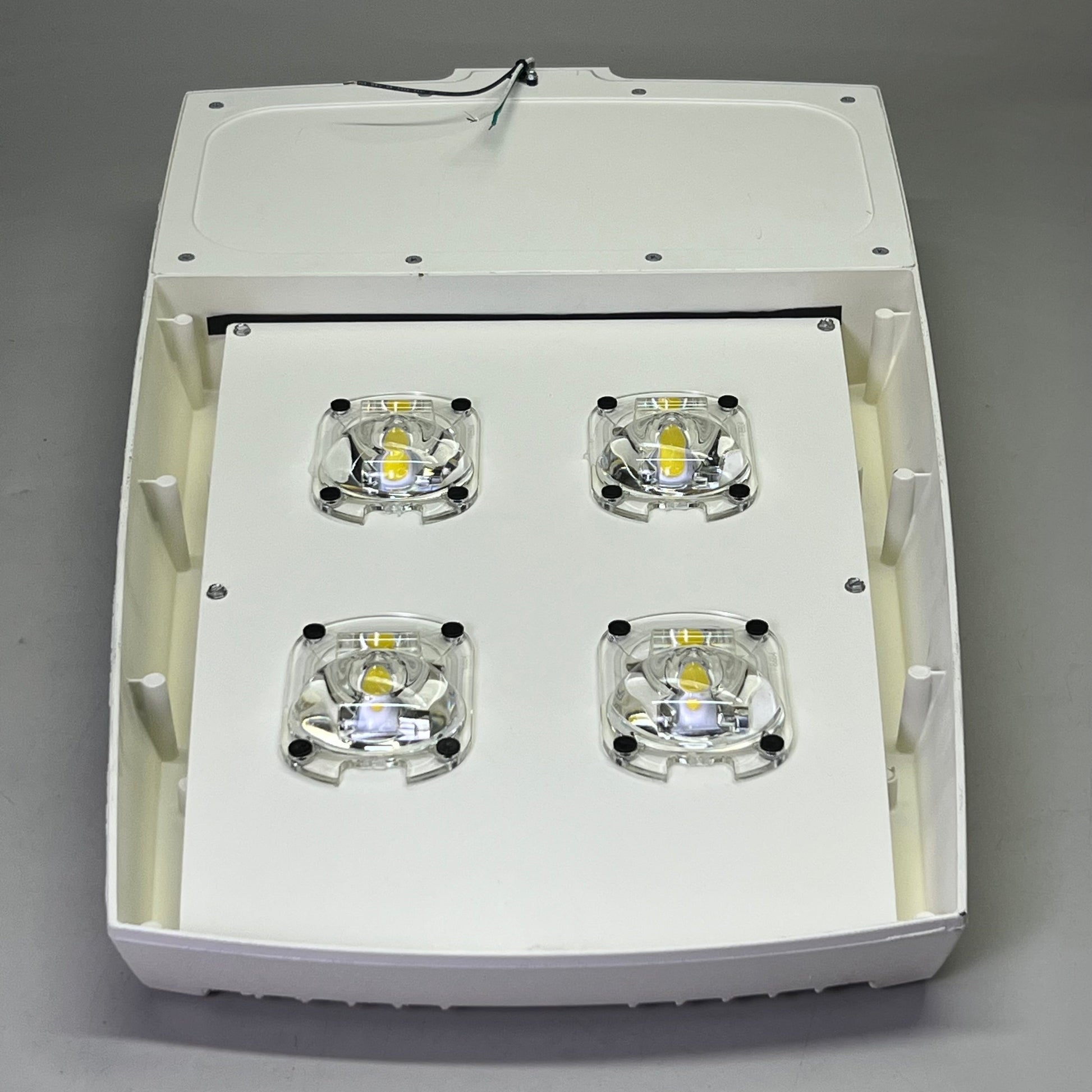COOPER LIGHTING SOLUTIONS Area Light 120-277V 50/60Hz Sz 32.5" L X 17" W White PayWut