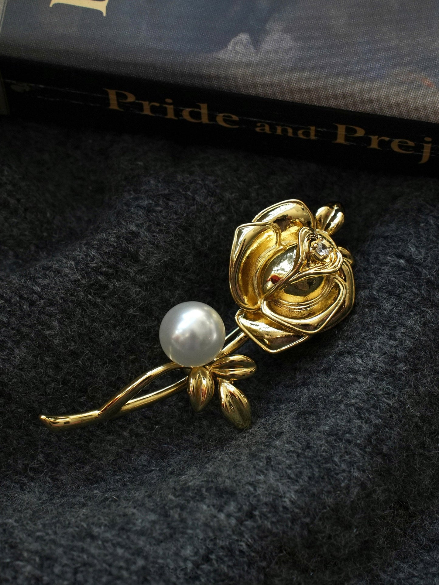 Freshwater Pearl & Alloy Rose Carved Brooch
