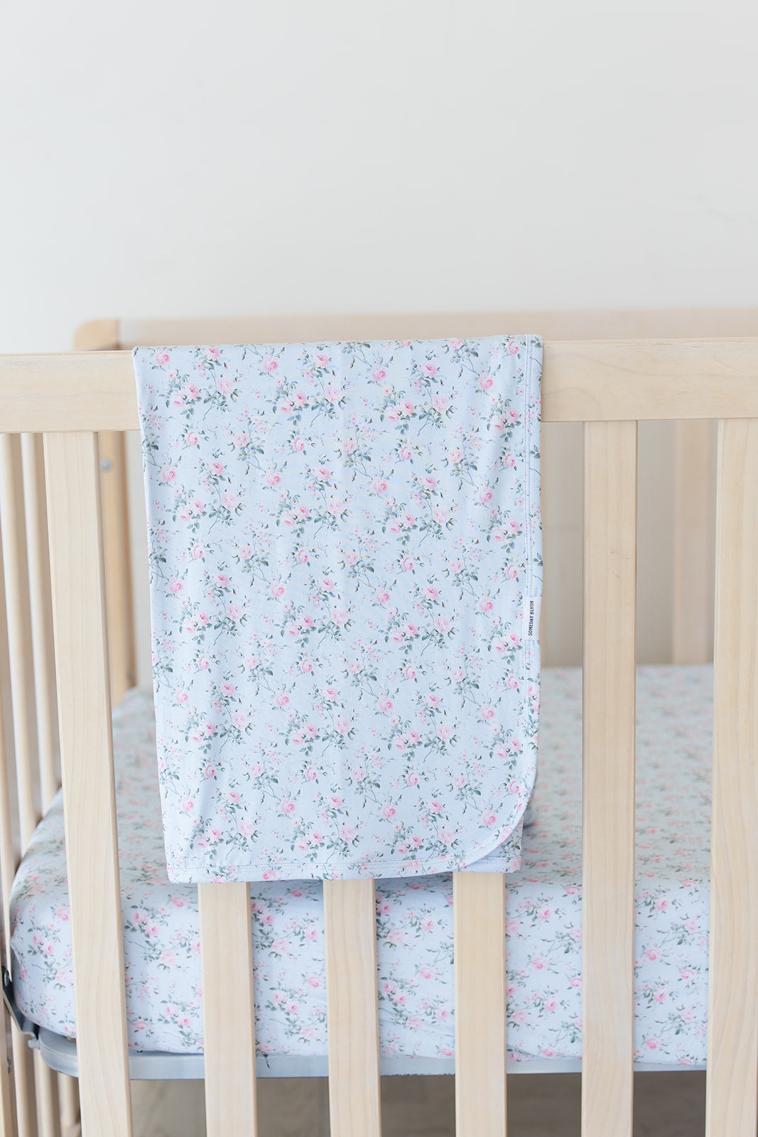 Eloise - Crib Sheet Blush Lotus
