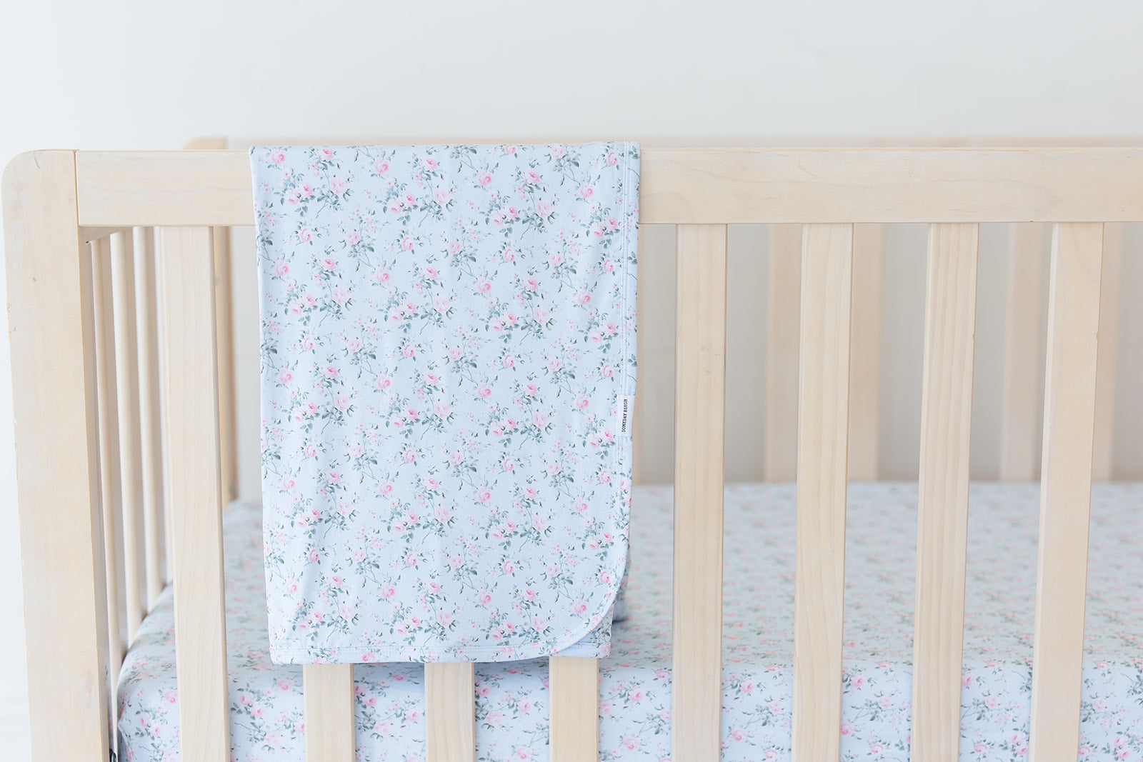 Eloise - Crib Sheet Blush Lotus