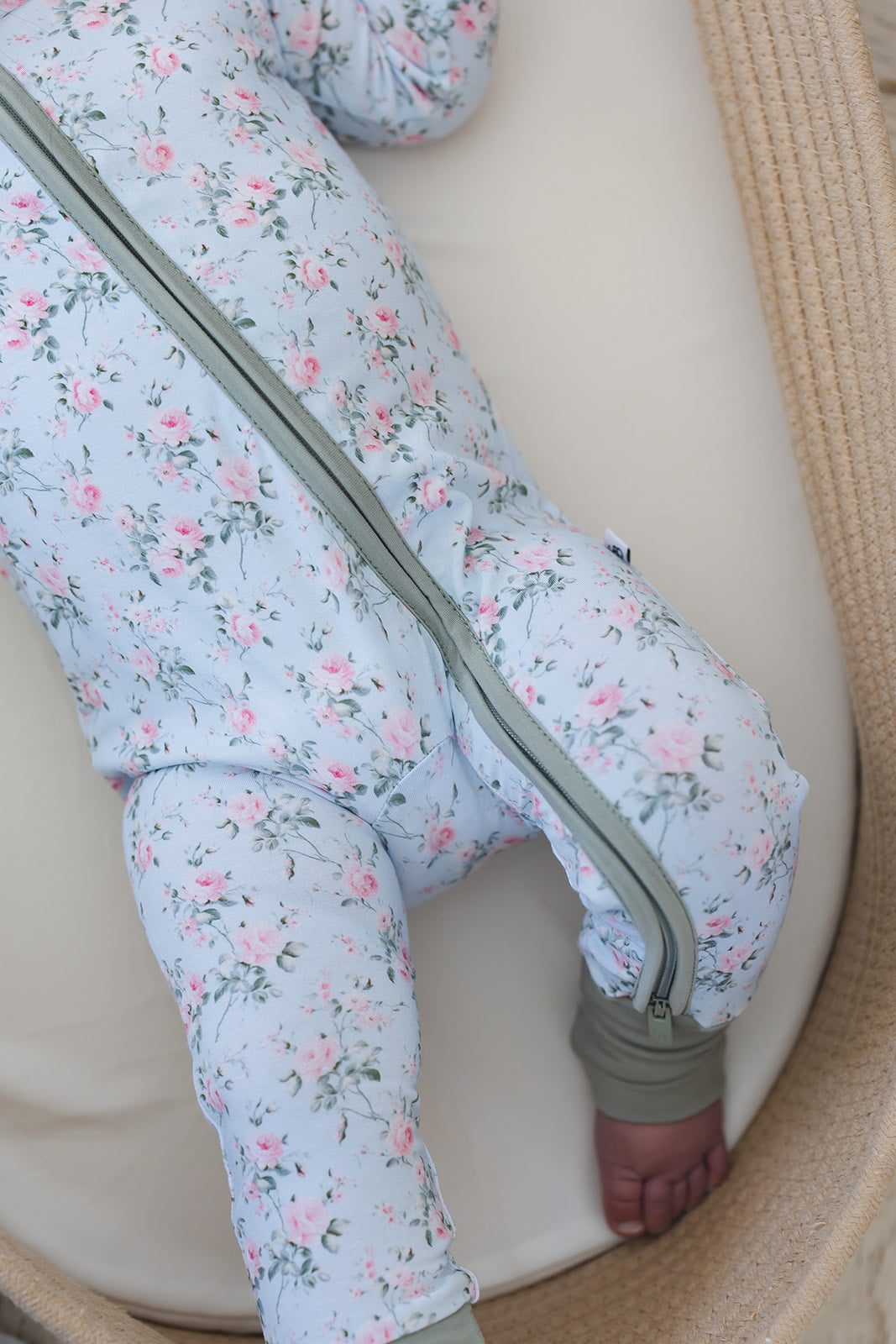 Eloise - Zippy Blush Lotus