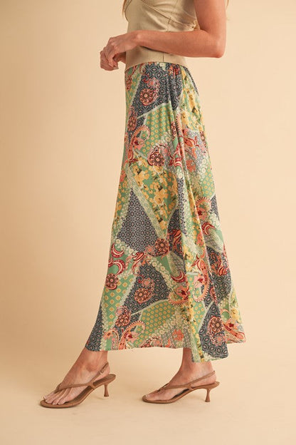 Bradyn Print Skirt See size chart under “more details” The Fashion Celestial