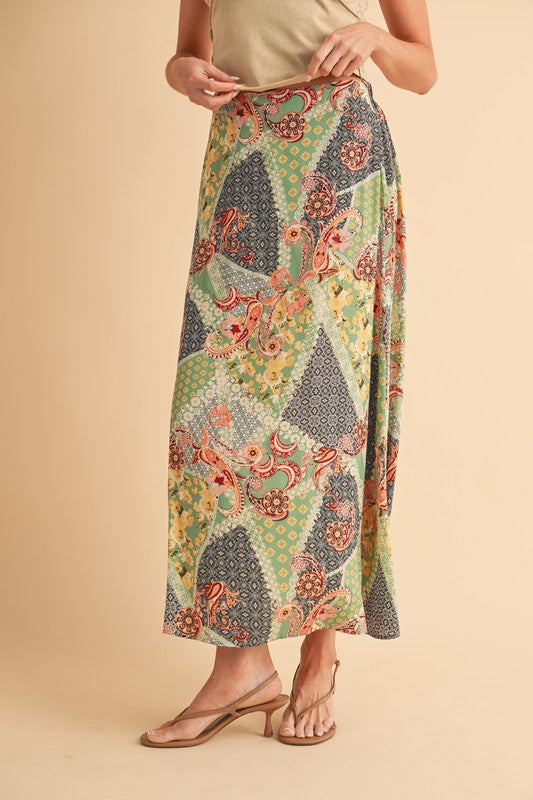 Bradyn Print Skirt See size chart under “more details” The Fashion Celestial