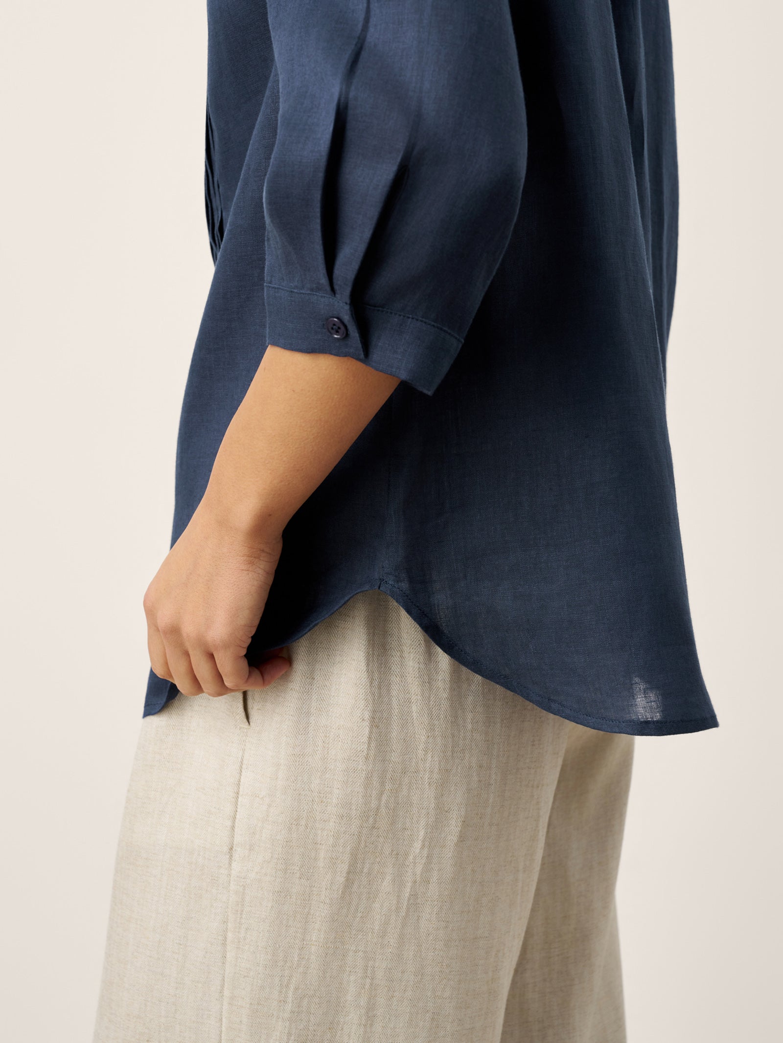 100% Linen Sculpted Accordion Pleat Crew Neck Shirt RANA LINTICO