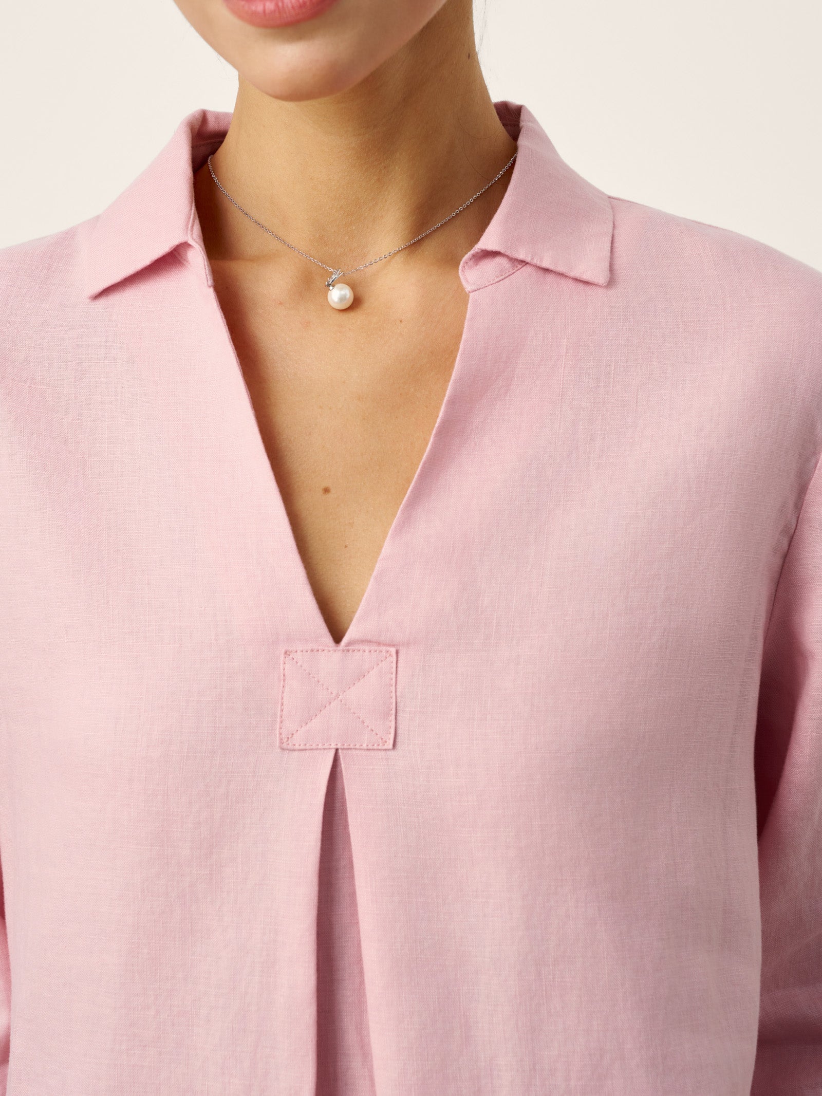100% Linen Layered Lapel V-neck Sculpted Front Pleat Longline Top ODALYS LINTICO