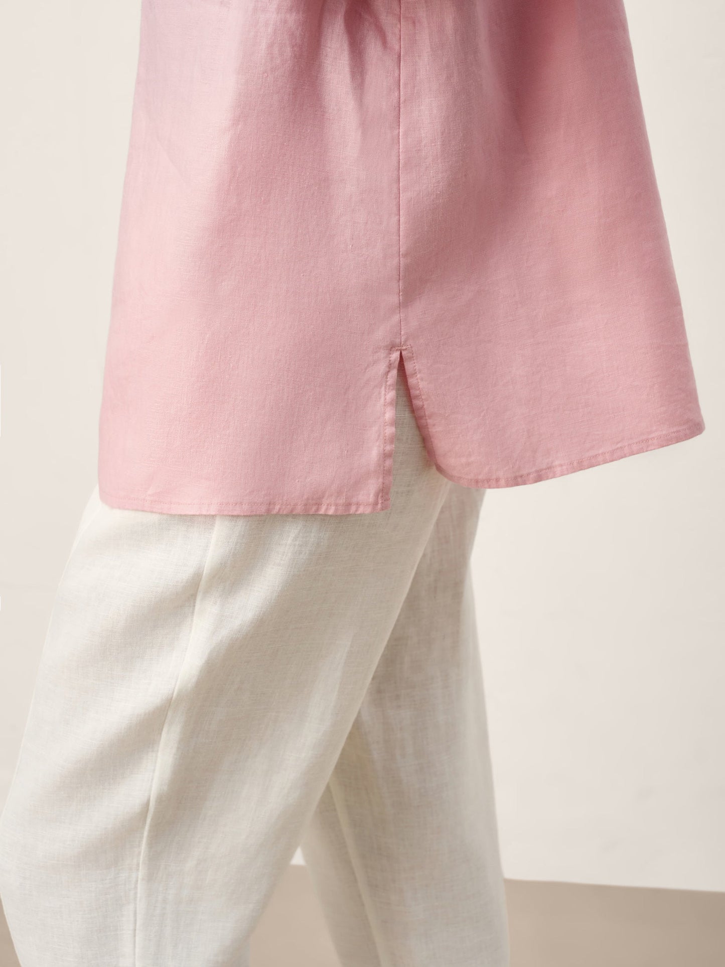 100% Linen Layered Lapel V-neck Sculpted Front Pleat Longline Top ODALYS LINTICO