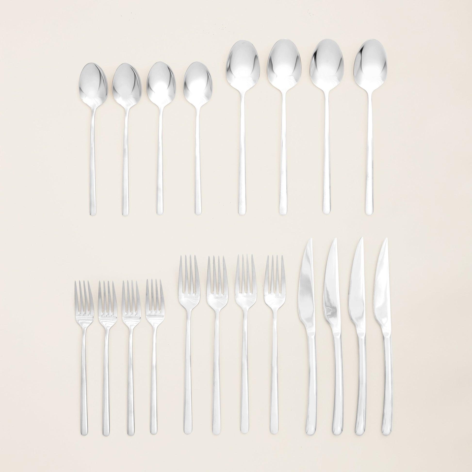 Emilia Mirror 20-Piece Flatware Set Italic