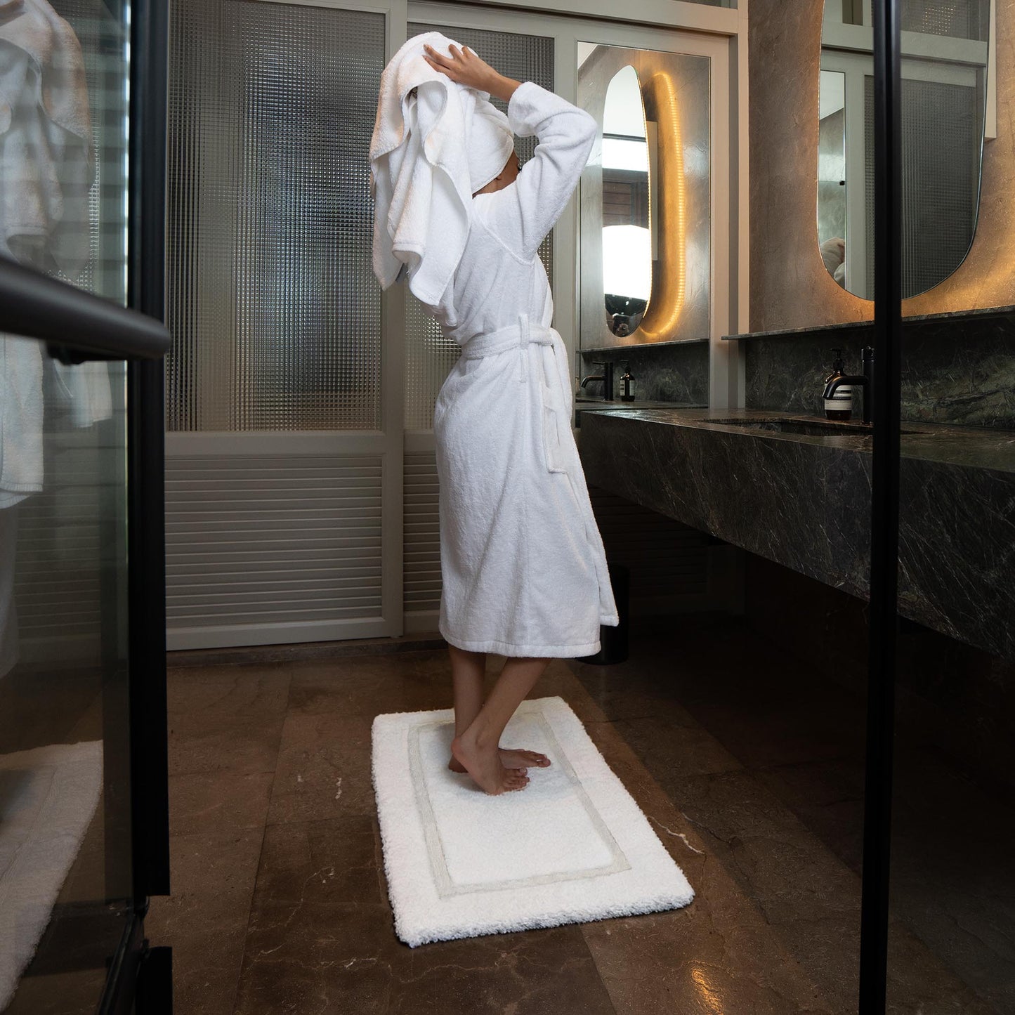Ultraplush Skid-Resistant Bath Mat Italic