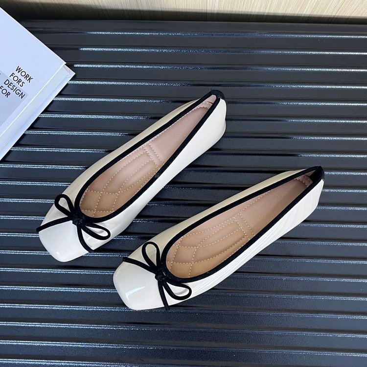 Women's Korean Style Square Toe Soft Sole Slip-On Flats – Wide Size FitiqueFit