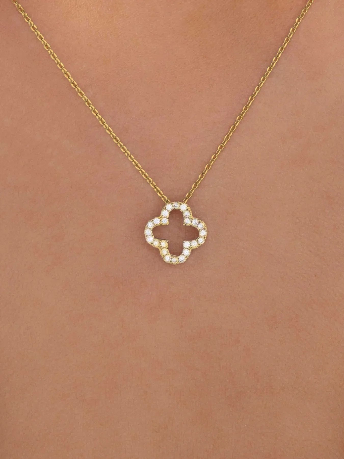 LuckyBloom Necklace Ivory Embers